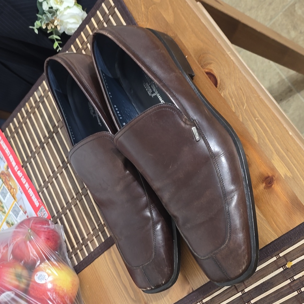 Dress shoes